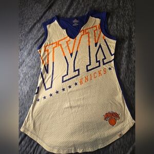 Women's New York Knicks Majestic Royal blue Sleeveless shirt, Medium